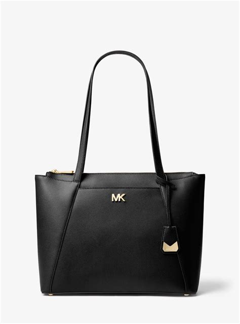 What’s in my bag & review Michael Kors Maddie Medium Tote In 